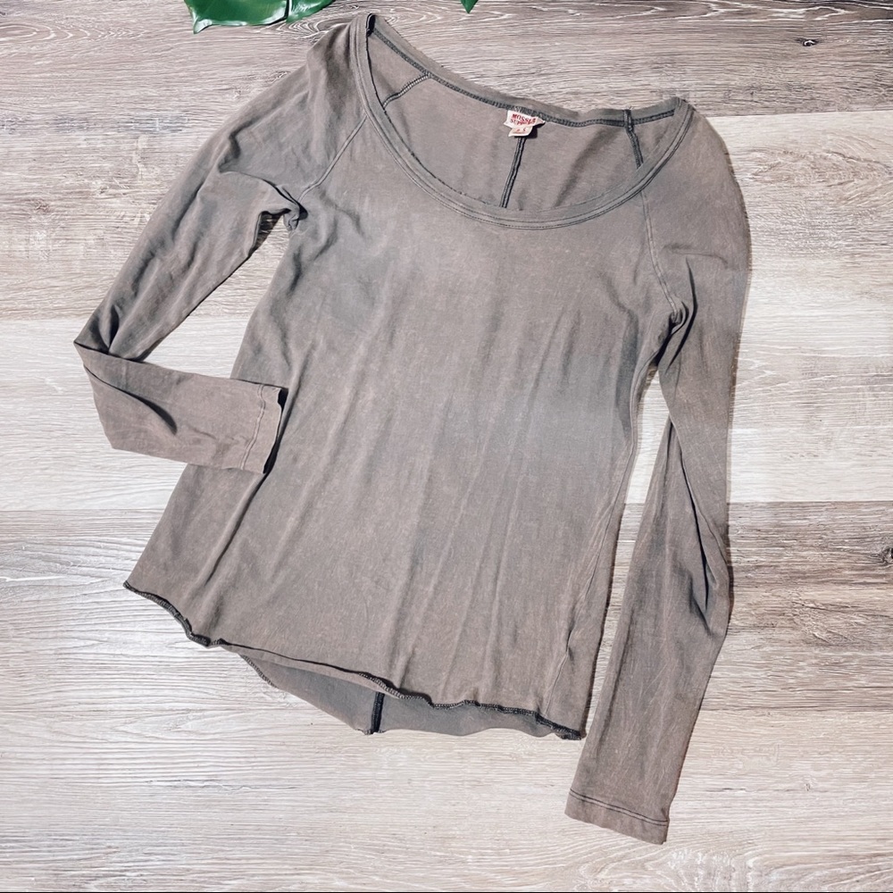 MOSSIMO | NWOT Distressed Gray Rust Tee